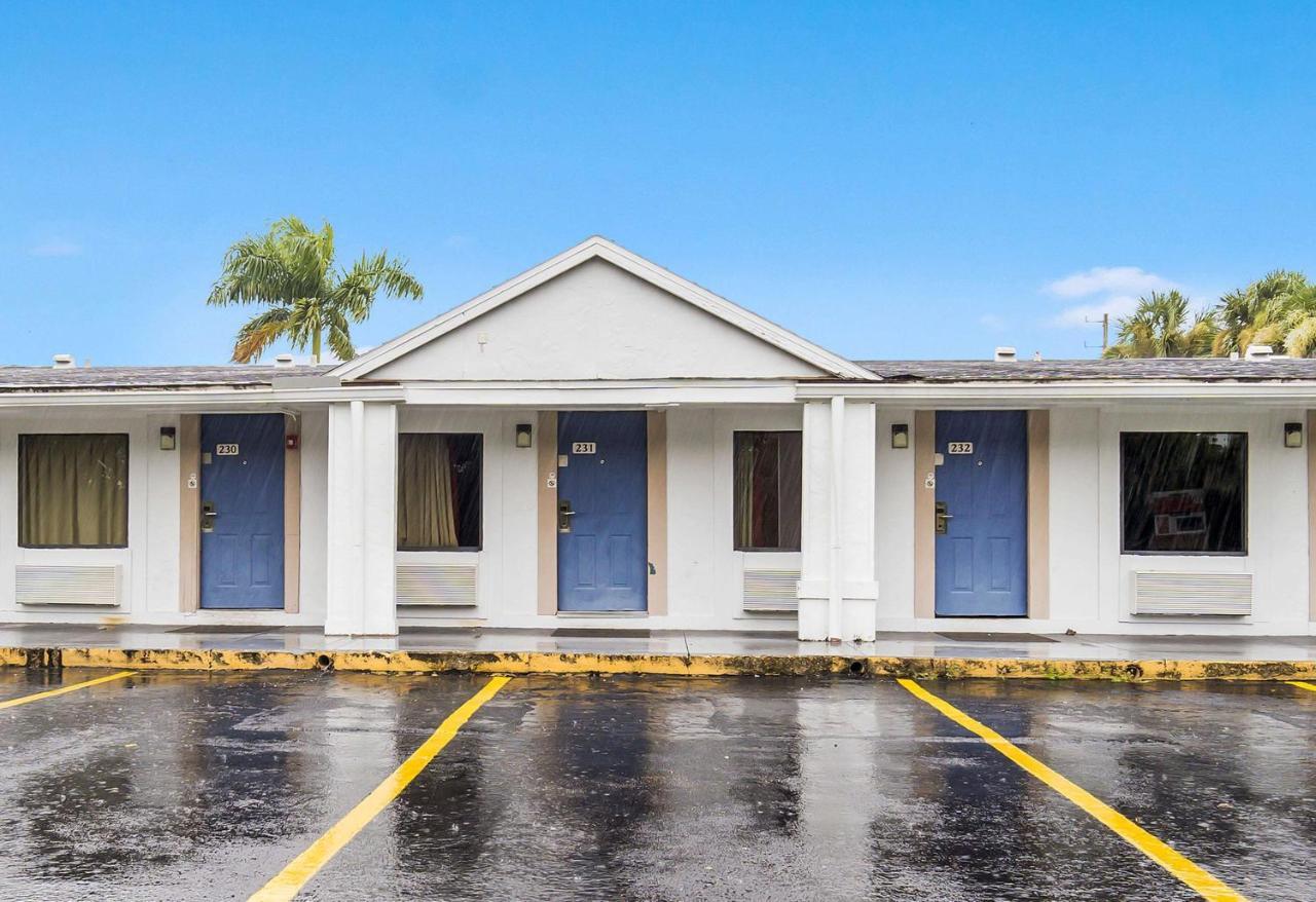 Motel 6-Fort Myers, Fl North Fort Myers Exterior photo
