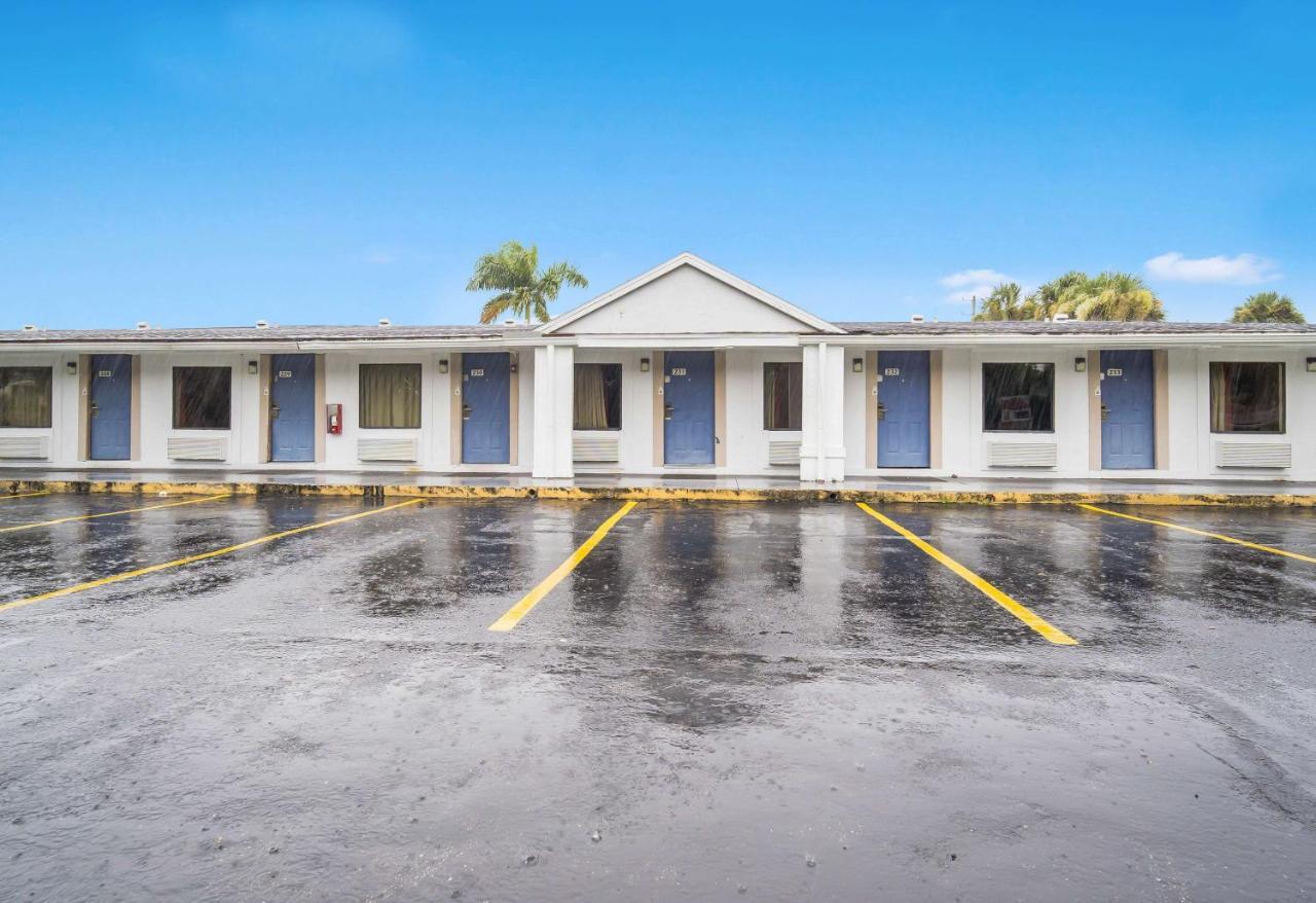 Motel 6-Fort Myers, Fl North Fort Myers Exterior photo