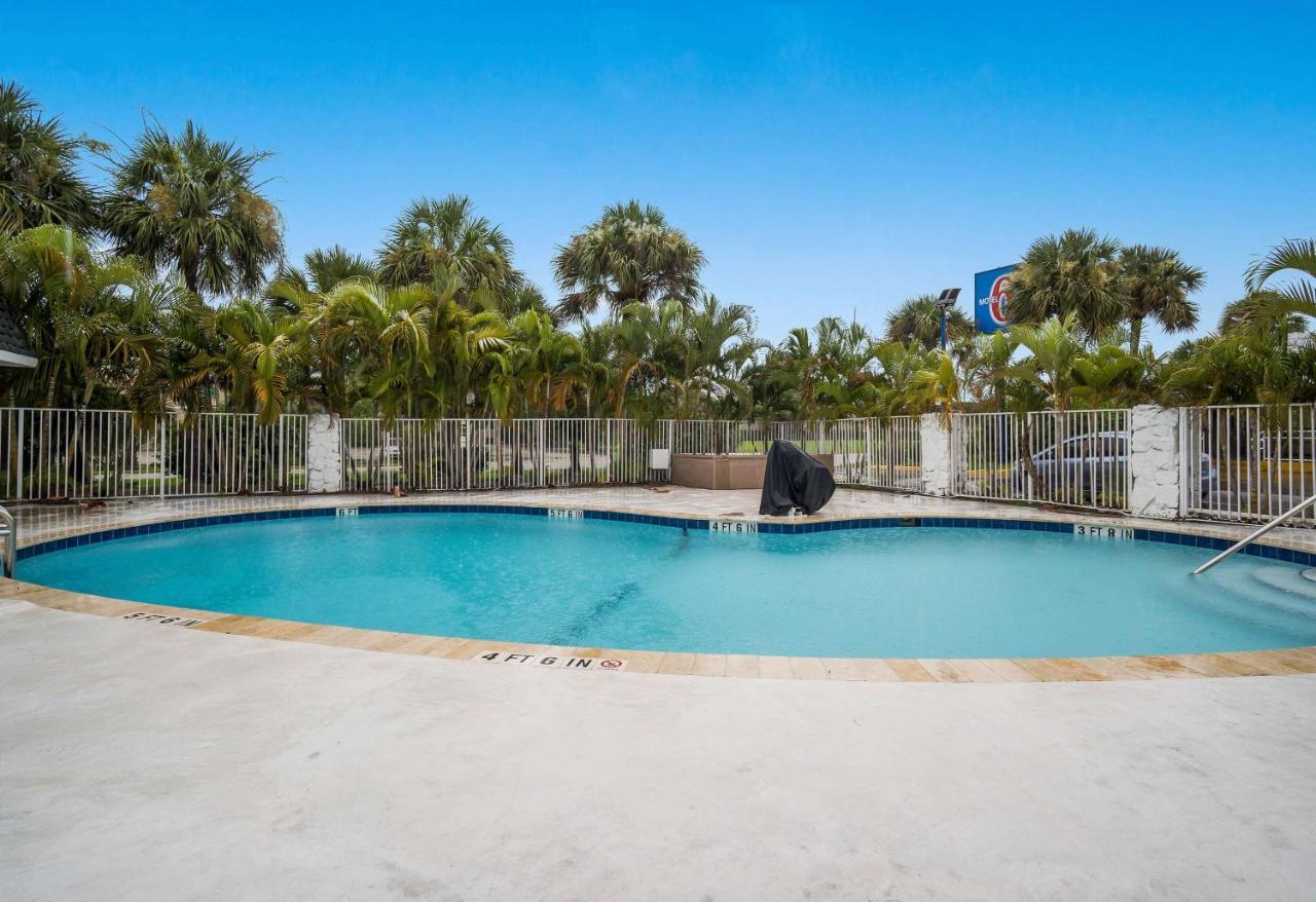 Motel 6-Fort Myers, Fl North Fort Myers Exterior photo