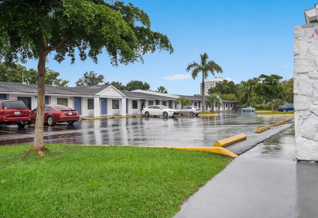 Motel 6-Fort Myers, Fl North Fort Myers Exterior photo