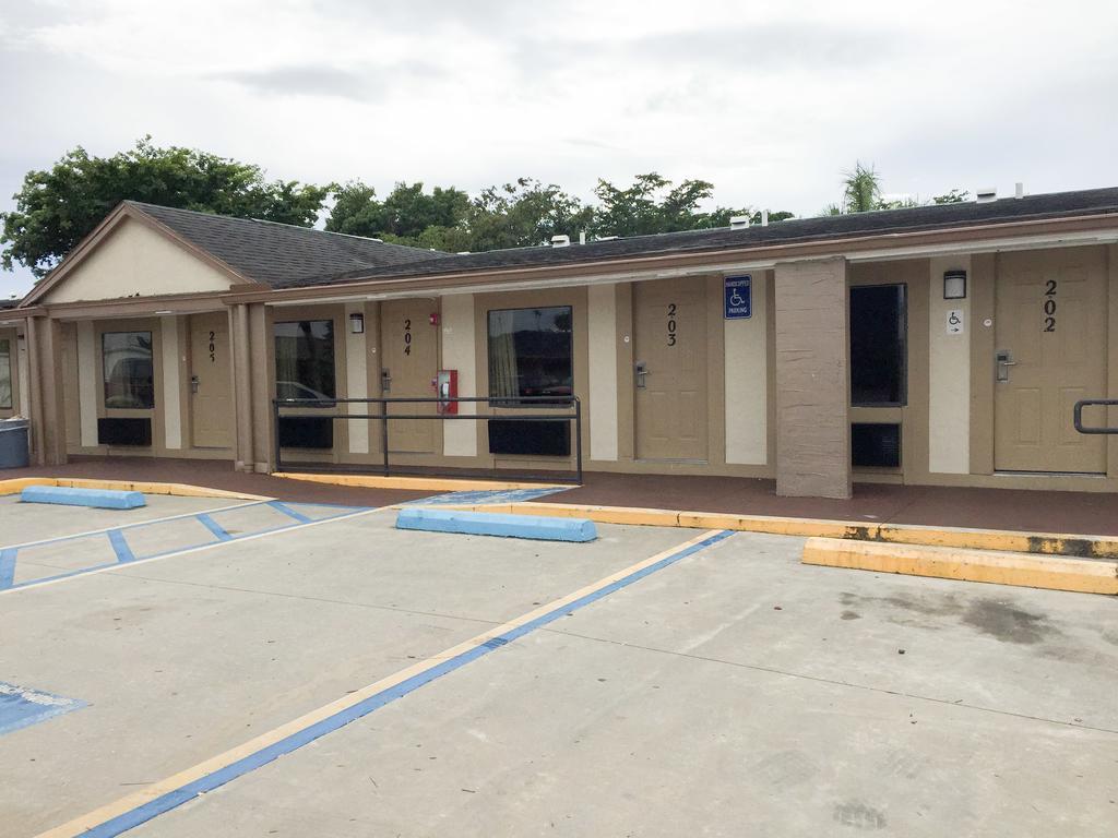 Motel 6-Fort Myers, Fl North Fort Myers Exterior photo